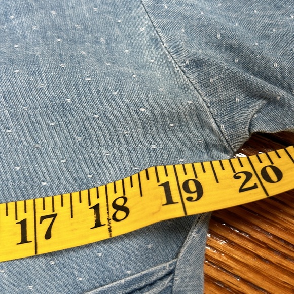 Naked Zebra chambray blue top. Ties in front. Size Small. Good condition - Picture 8 of 11